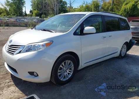 2016 Toyota Sienna Xle Premium 8 Passenger from USA, damaged, VIN 5TDYK3DC0GS734583